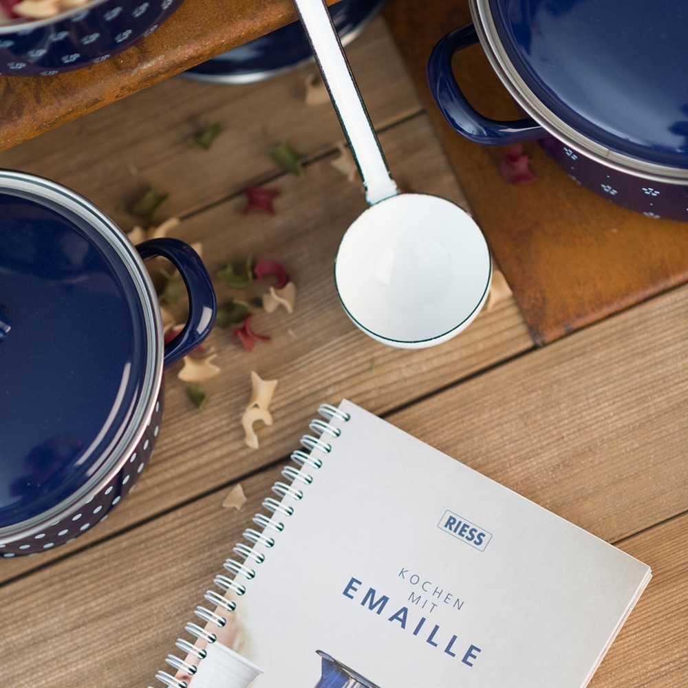 COUNTRY - Dirndl - Stielkasserolle mit großem Ausguß COUNTRY - Dirndl - Stielkasserolle mit großem Ausguß