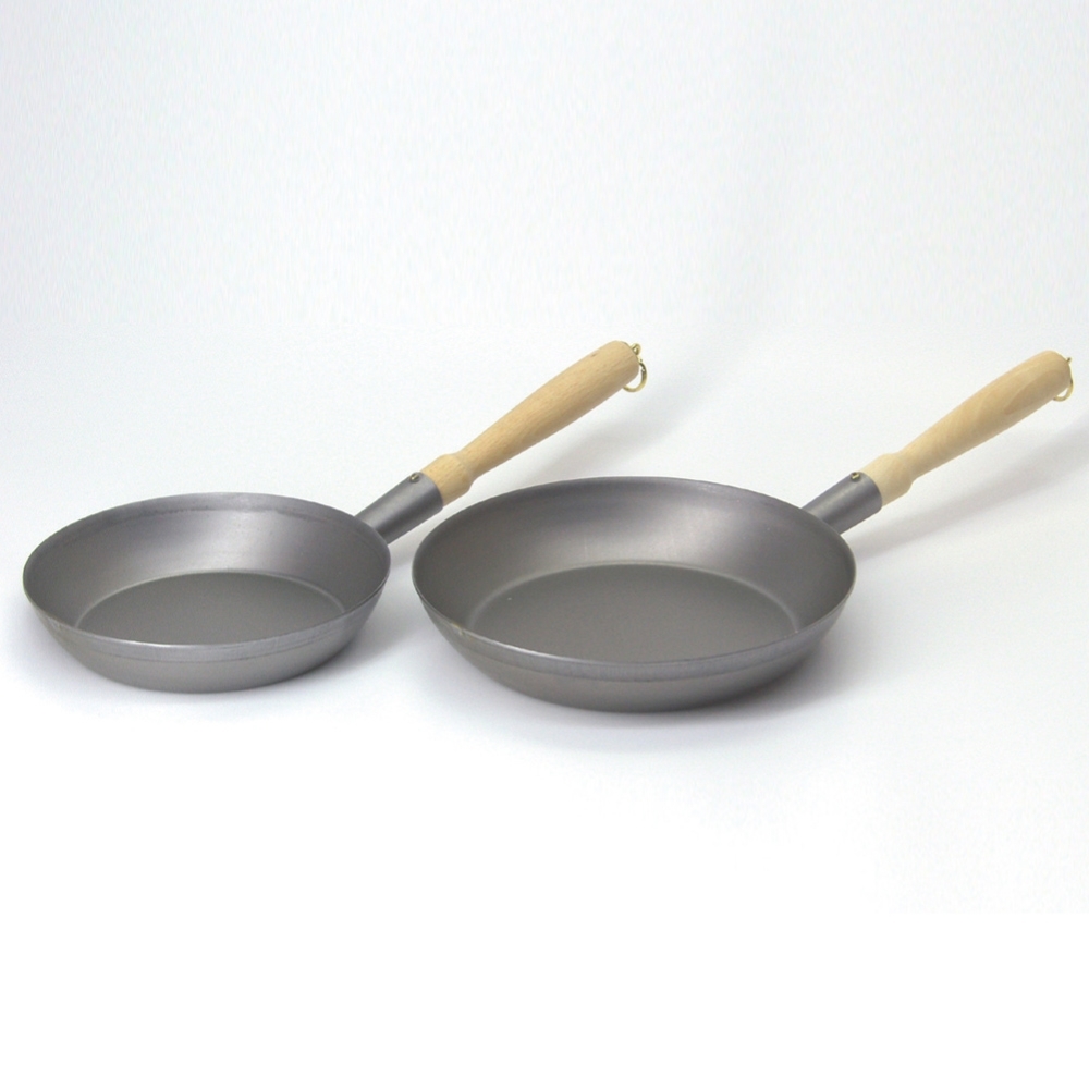 Riess iron pan - woodcutter’s pan Riess iron pan - woodcutter’s pan